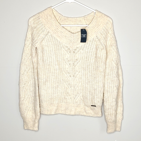 NWT Abercrombie & Fitch Sweater XS - Picture 1 of 9